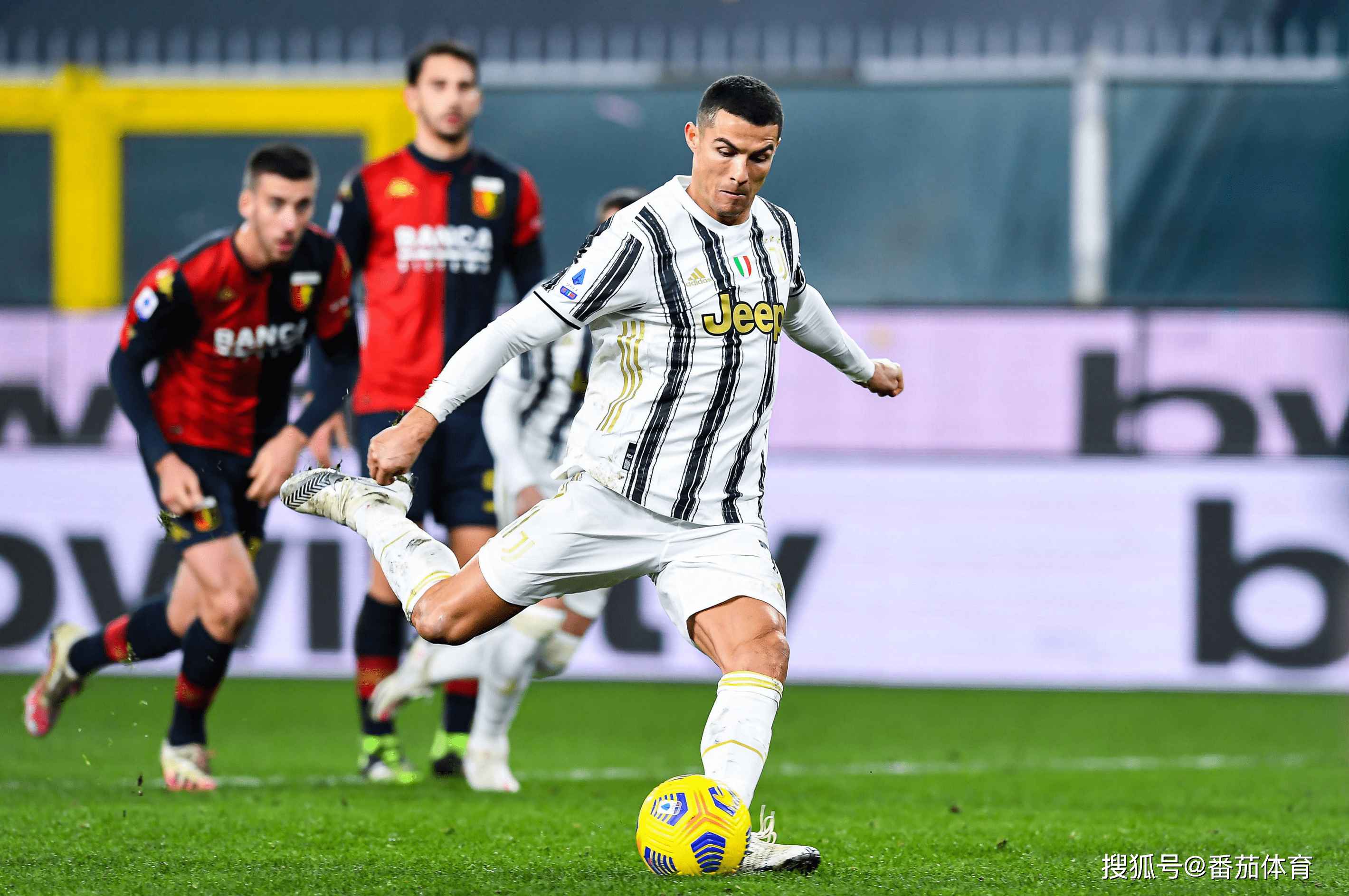 佛罗伦萨客场逼平查尔顿,吞实力平局的简单介绍 佛罗伦萨客场逼平查尔顿,吞实力平局的简单介绍