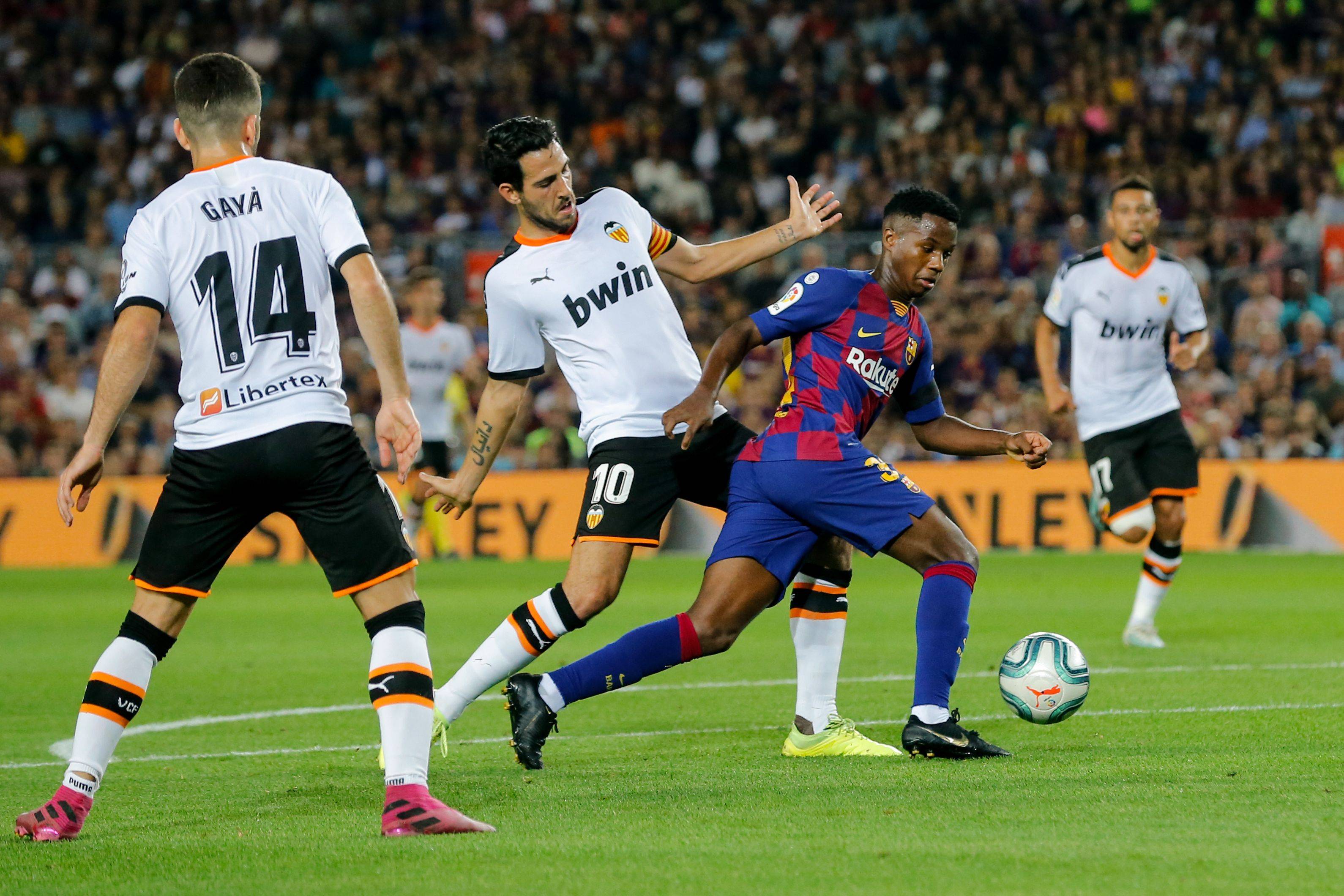 同城乐体育中国官网-火热足球比赛中球队实力激烈对抗