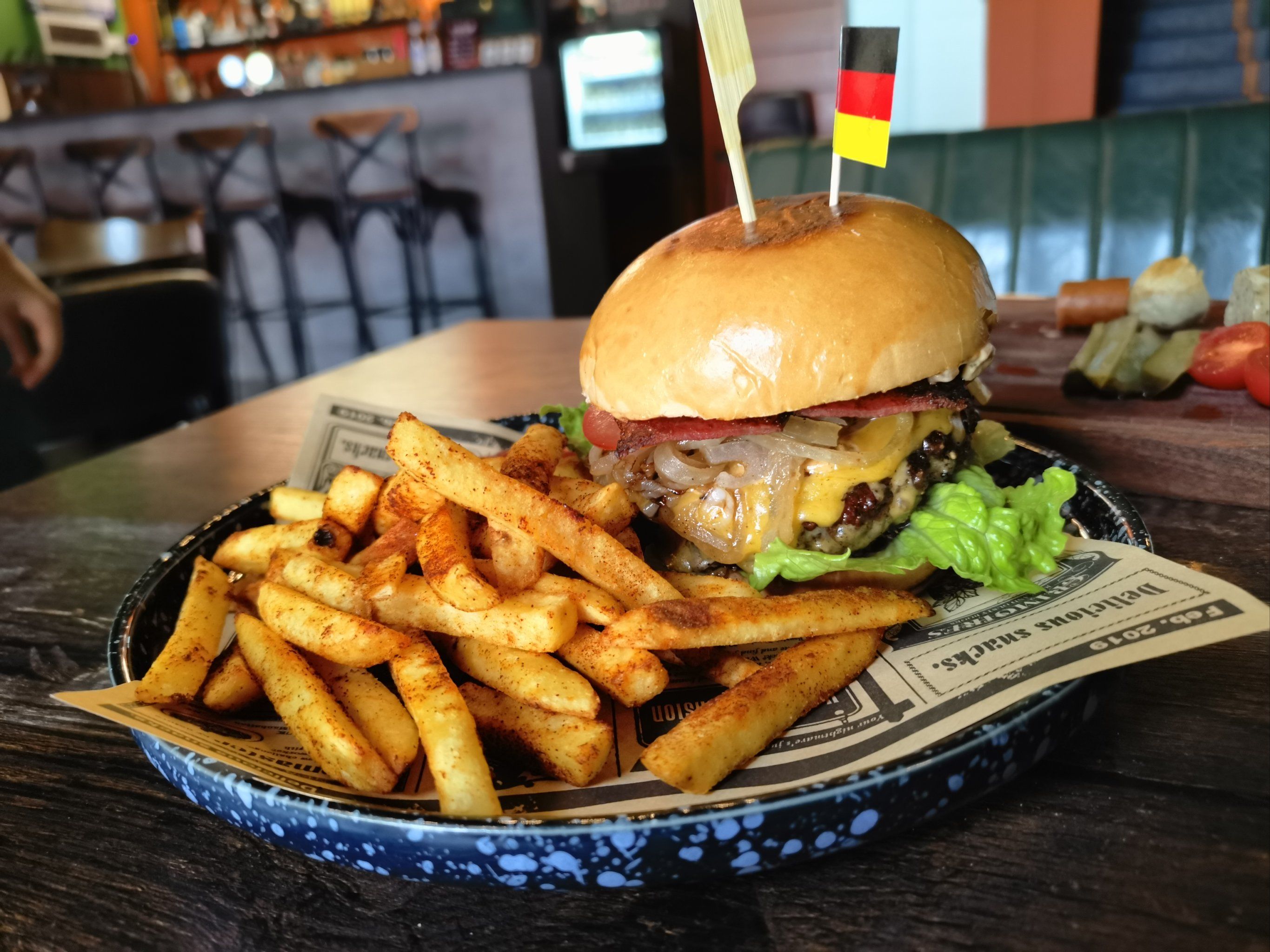 同城乐体育网页版入口-汉堡坚守门线，稳定不被对手攻破的简单介绍