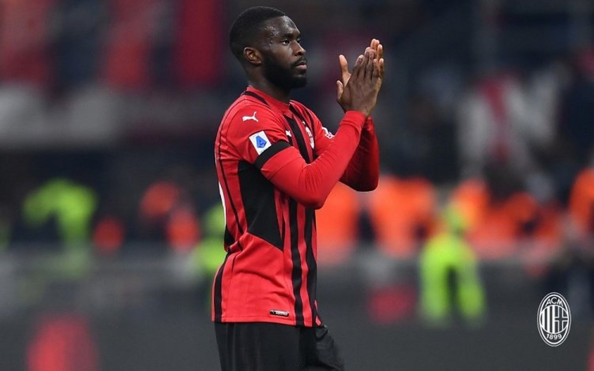 同城乐体育官方登录入口-AC米兰球员集体前往儿童福利院看望孩子们