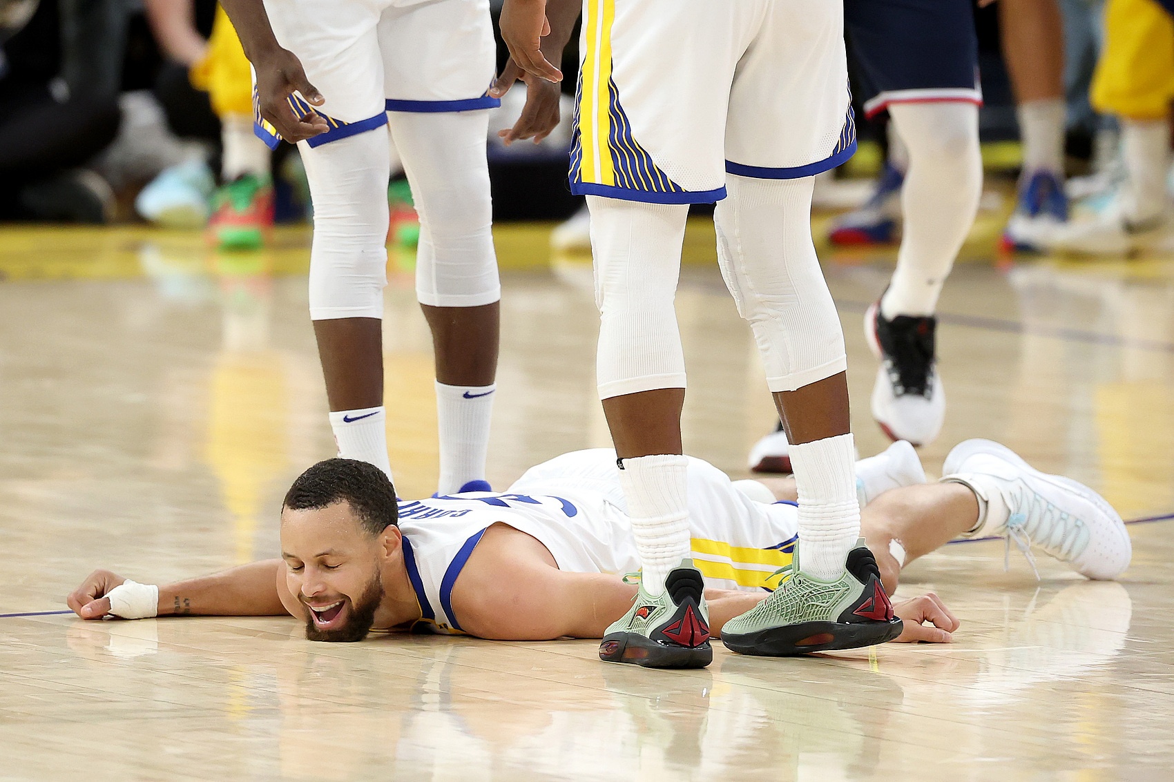 同城乐体育官方-勇士主场轻取灰熊，继续稳坐西部榜首的简单介绍