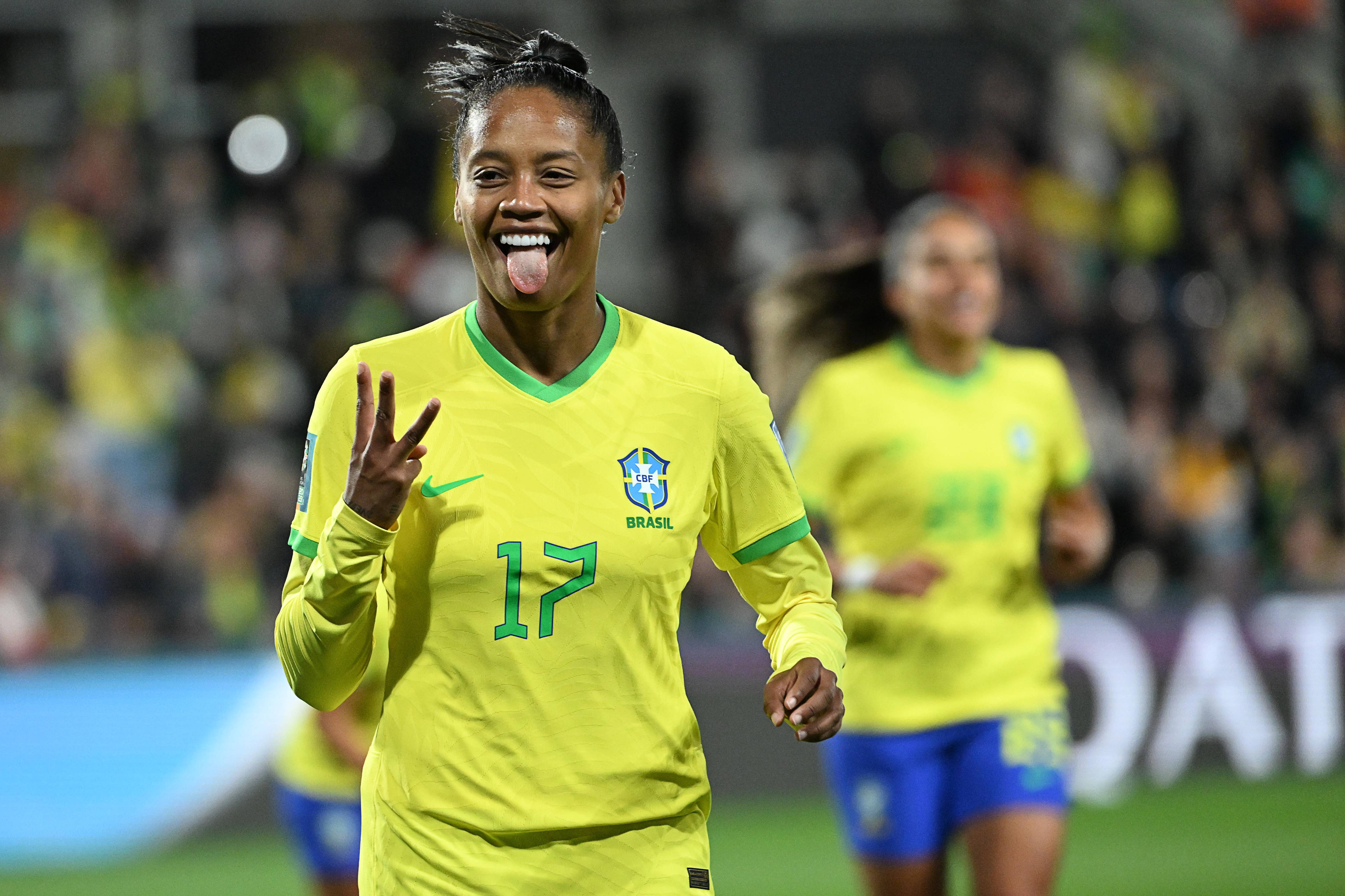 包含巴西女足超级杯大赛赛冠军喜添新冕的词条