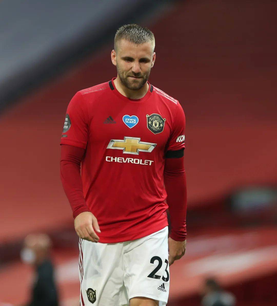 同城乐体育新闻-切尔西逆袭-战胜红魔，逼平榜首大狼